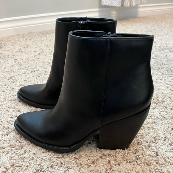 Madden Girl Black Ankle Boots - Picture 2 of 7